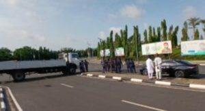 (Pictures) June 12 Protest: Security Operatives Barricade N’Assembly Gate
