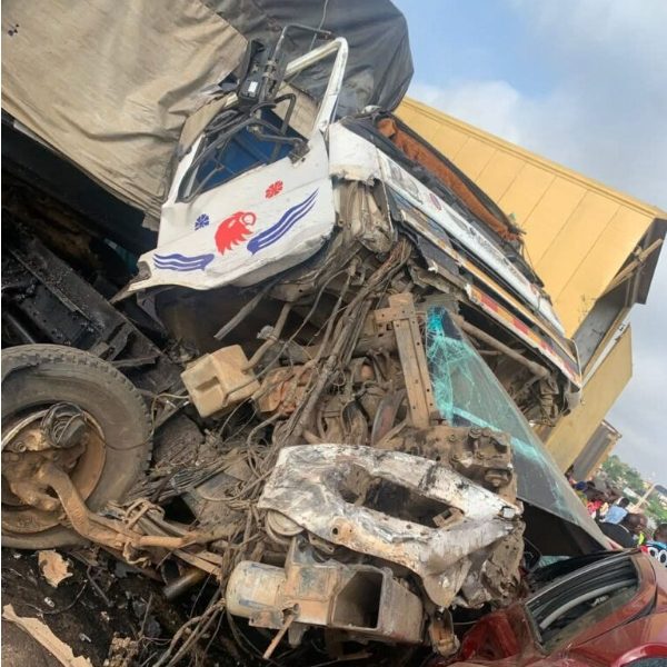 (PHOTOS) Four Killed In Multi-Vehicle Crash Along Soka Axis Of Ibadan-Lagos Expressway