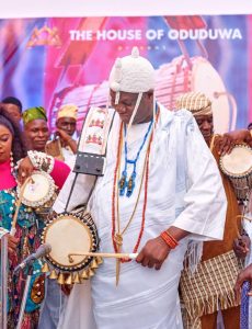 2025 AYANGALU FESTIVAL: THOUSANDS GATHER AS OONI DRUMS FOR PEACE, UNITY, REAFFIRMS SPIRITUAL LEGACY OF ILE-IFE  …GIFTS DRUMMERS N4.95M