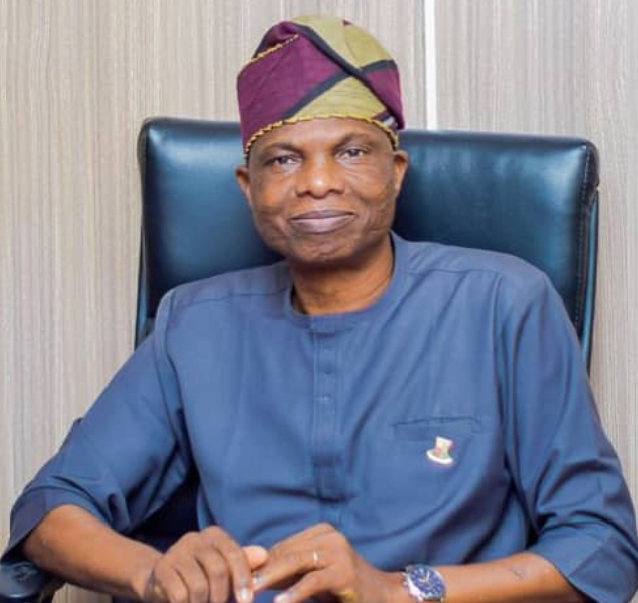 Exam Malpractices: Oyo Govt. Reiterates Ban On Meta Glasses, Phones In Schools Exam Malpractices: Oyo Govt. Reiterates Ban On Meta Glasses, Phones In Schools