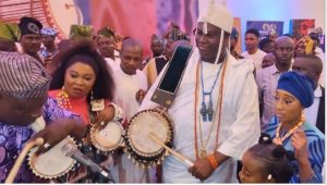 2025 AYANGALU FESTIVAL: THOUSANDS GATHER AS OONI DRUMS FOR PEACE, UNITY, REAFFIRMS SPIRITUAL LEGACY OF ILE-IFE  …GIFTS DRUMMERS N4.95M