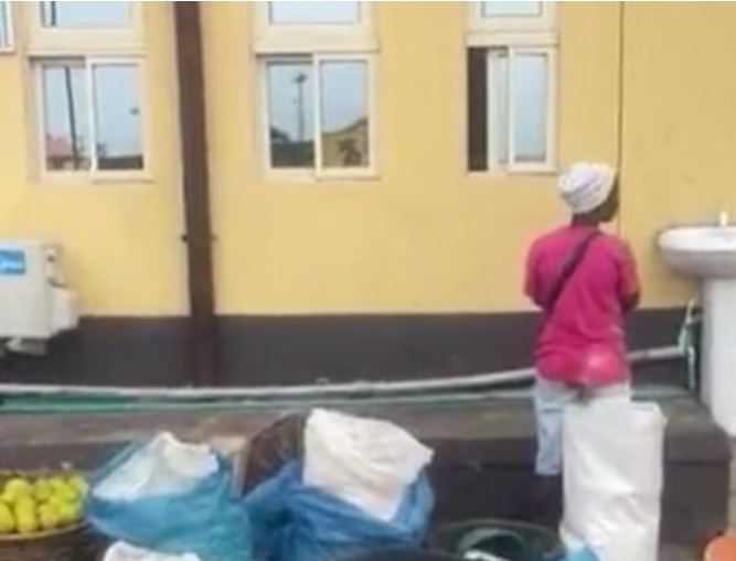 Lady Arrested In Lagos For Mixing Spoiled Yam Flour With Harmful Colouring