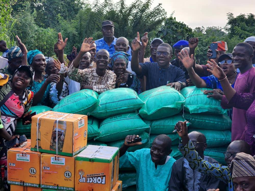 OYSADA Distributes Farm Inputs To Farmers In Oluyole, Lagelu, Akinyele, Ibadan North East, Others. OYSADA Distributes Farm Inputs To Farmers In Oluyole, Lagelu, Akinyele, Ibadan North East, Others.