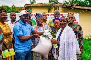 OYSADA Distributes Farm Inputs To Farmers In Oluyole, Lagelu, Akinyele, Ibadan North East, Others.