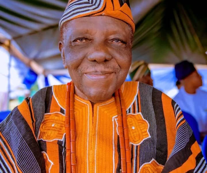Aare Segelu Commiserates with Hon. Adepoju ‘Ibarapakan’, Family, Igboora Community On Father’s Demise