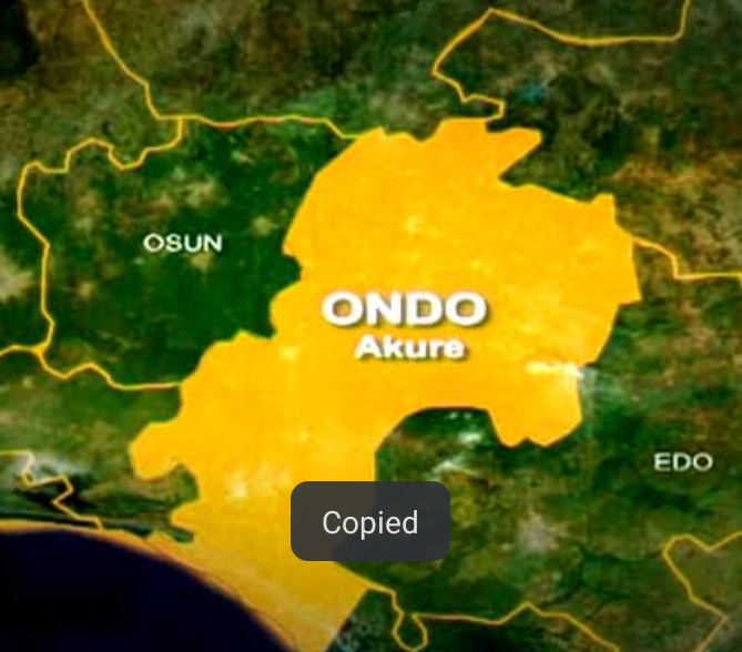 Youths Beat Ondo Monarch, Wife, Son During Festival Youths Beat Ondo Monarch, Wife, Son During Festival