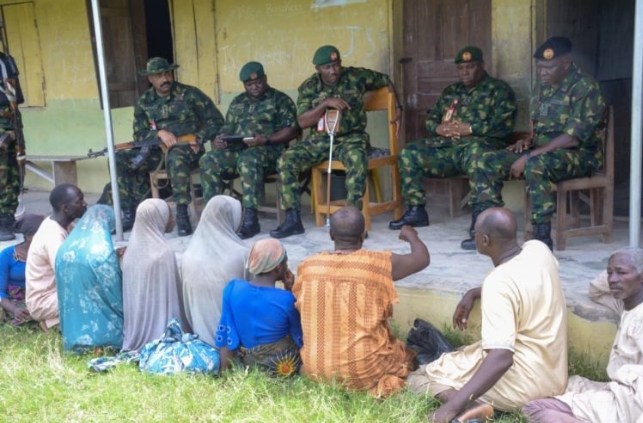 (PHOTOS): Nigerian Army Troops Of 2 Div Secure Release Of 9 Kidnapped Victims (PHOTOS): Nigerian Army Troops Of 2 Div Secure Release Of 9 Kidnapped Victims